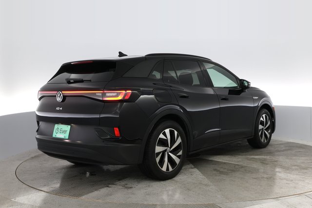 2023 Volkswagen ID.4 — photo 2 of 24