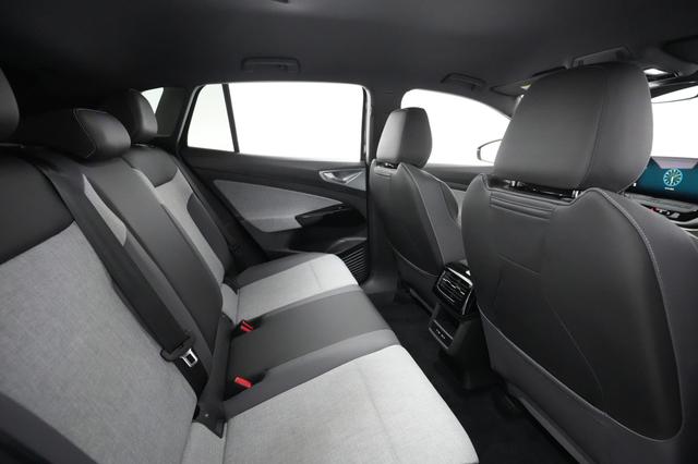 2023 Volkswagen ID.4 — photo 3 of 24
