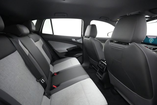 2023 Volkswagen ID.4 — photo 3 of 24