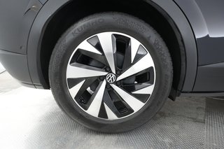 2023 Volkswagen ID.4 — photo 14 of 24