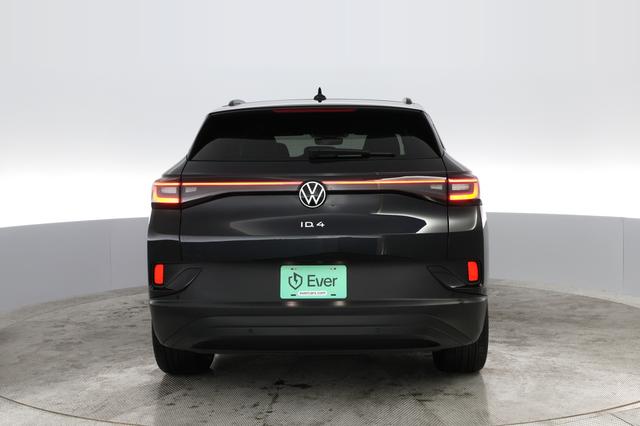 2023 Volkswagen ID.4 — photo 8 of 24