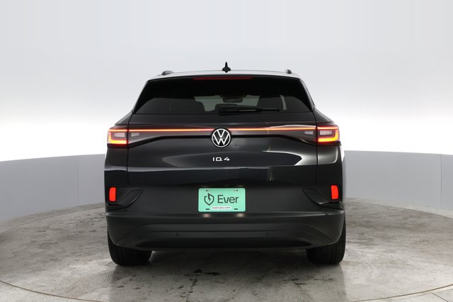 2023 Volkswagen ID.4 — photo 8 of 24