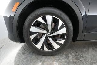 2023 Volkswagen ID.4 — photo 11 of 24