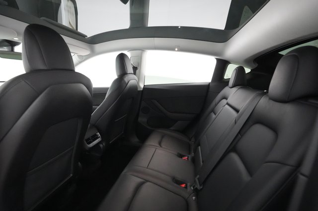 2021 Tesla Model Y — photo 17 of 34