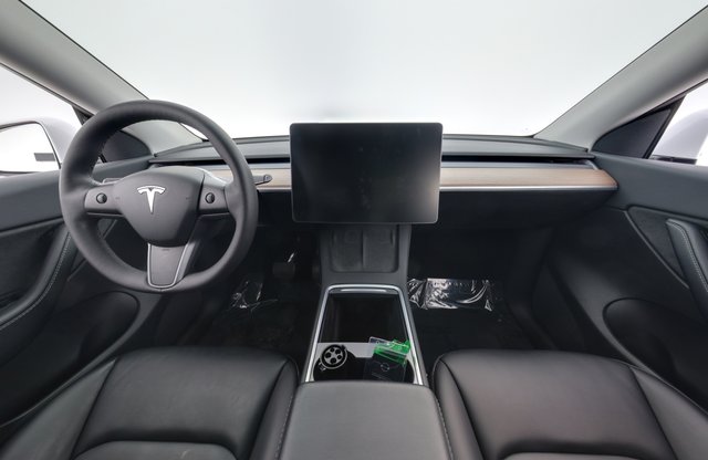 2021 Tesla Model Y — photo 19 of 34
