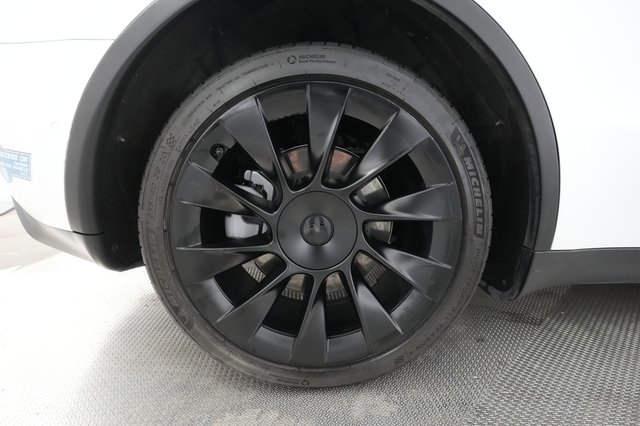 2021 Tesla Model Y — photo 15 of 34