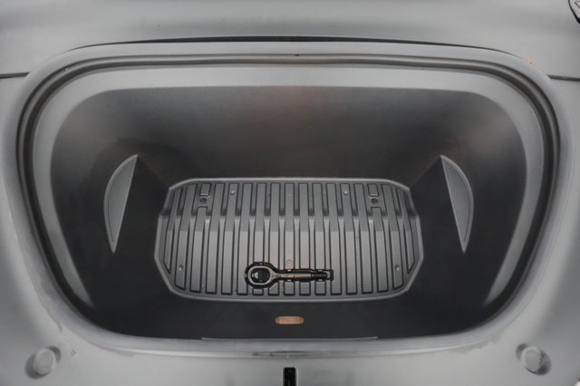 2021 Tesla Model Y — photo 23 of 34