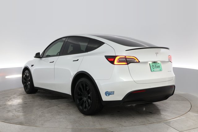 2021 Tesla Model Y — photo 10 of 34