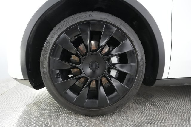 2021 Tesla Model Y — photo 12 of 34