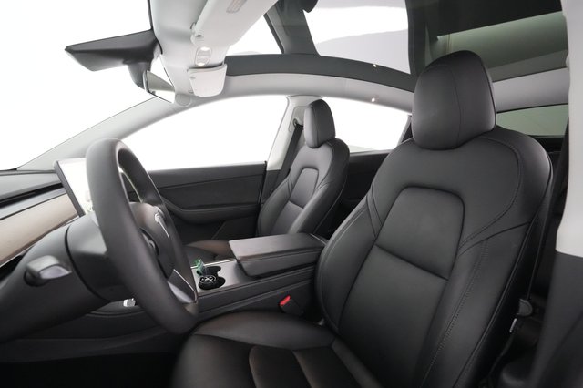 2021 Tesla Model Y — photo 16 of 34