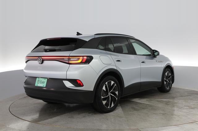 2021 Volkswagen ID.4 — photo 9 of 32
