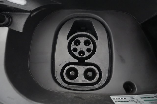 2021 Volkswagen ID.4 — photo 22 of 32