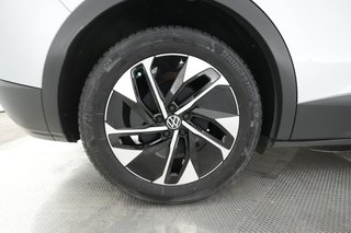 2021 Volkswagen ID.4 — photo 16 of 32