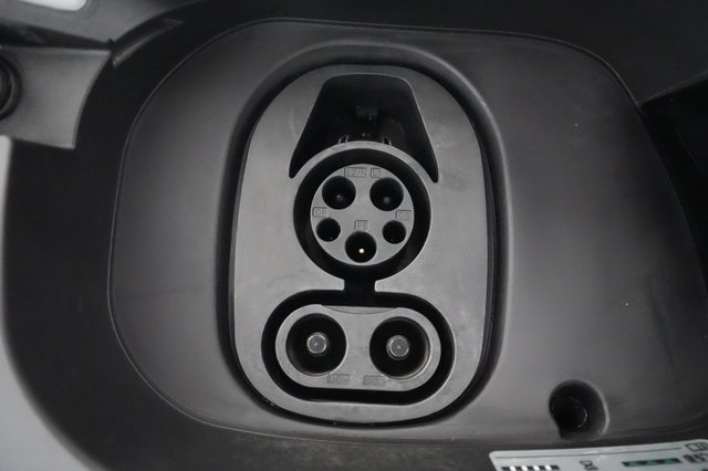 2021 Volkswagen ID.4 — photo 23 of 32