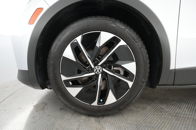 2021 Volkswagen ID.4 — photo 13 of 32