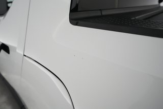 2022 Rivian R1T — photo 25 of 27