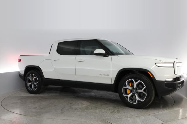 2022 Rivian R1T — photo 7 of 27