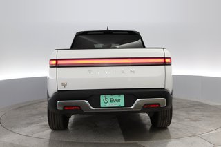 2022 Rivian R1T — photo 8 of 27