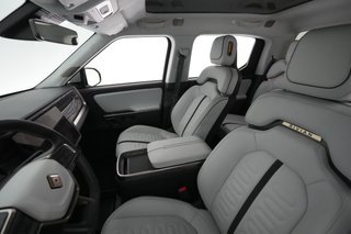2022 Rivian R1T — photo 15 of 27