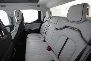 2022 Rivian R1T — photo 16 of 27