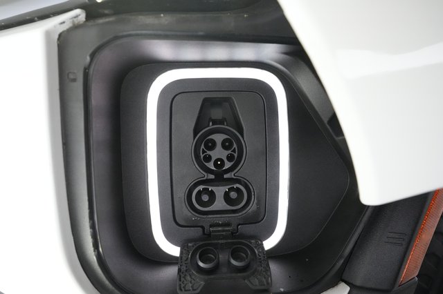 2022 Rivian R1T — photo 20 of 27