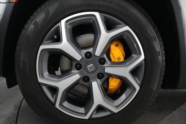 2022 Rivian R1T — photo 12 of 27