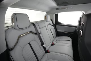 2022 Rivian R1T — photo 3 of 27
