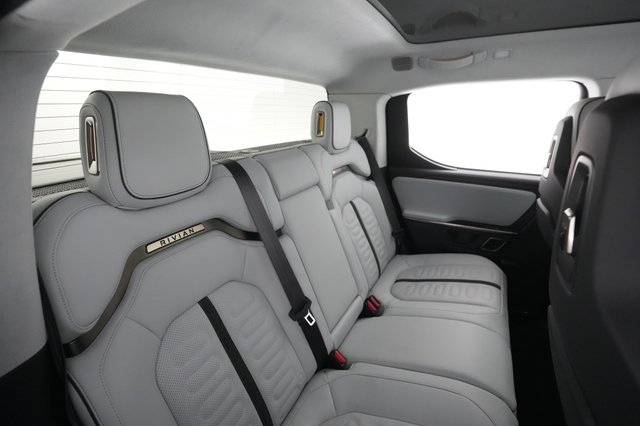 2022 Rivian R1T — photo 3 of 27