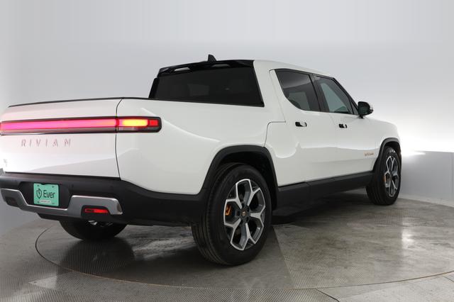 2022 Rivian R1T — photo 2 of 27