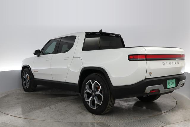 2022 Rivian R1T — photo 9 of 27