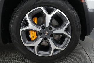 2022 Rivian R1T — photo 14 of 27