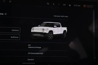 2022 Rivian R1T — photo 4 of 27