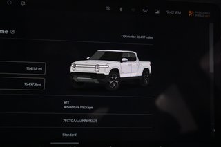 2022 Rivian R1T — photo 4 of 27