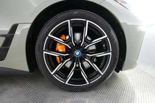 2022 BMW i4 — photo 4 of 21
