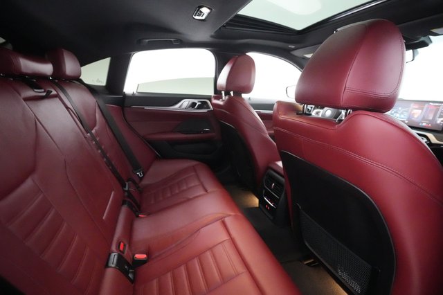 2022 BMW i4 — photo 12 of 21