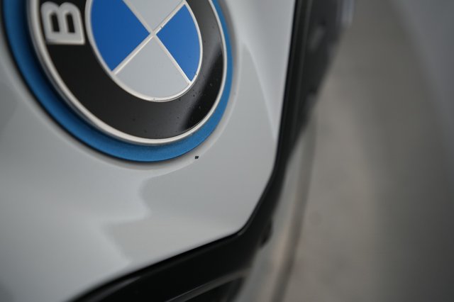 2022 BMW i4 — photo 18 of 21