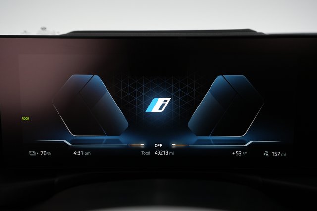 2022 BMW i4 — photo 5 of 21