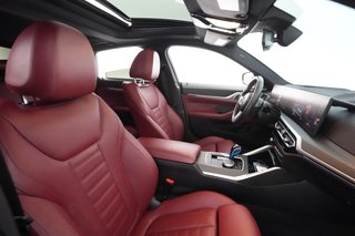 2022 BMW i4 — photo 11 of 21