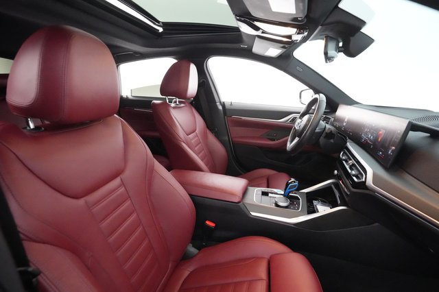 2022 BMW i4 — photo 11 of 21