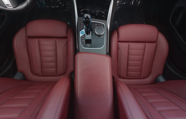 2022 BMW i4 — photo 13 of 21
