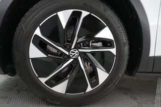 2021 Volkswagen ID.4 — photo 15 of 22