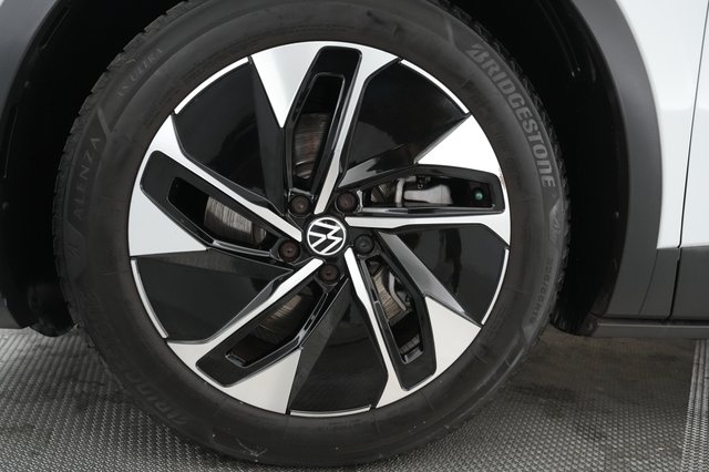 2021 Volkswagen ID.4 — photo 15 of 22