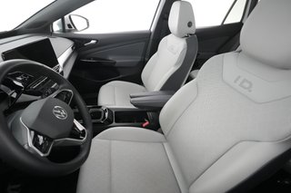 2021 Volkswagen ID.4 — photo 10 of 22