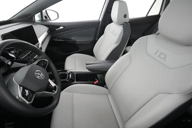 2021 Volkswagen ID.4 — photo 10 of 22