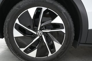 2021 Volkswagen ID.4 — photo 16 of 22
