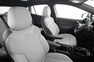 2021 Volkswagen ID.4 — photo 12 of 22