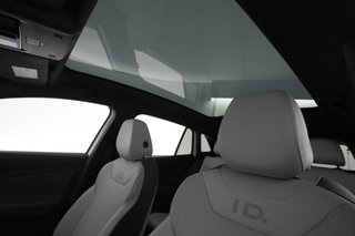 2021 Volkswagen ID.4 — photo 18 of 22
