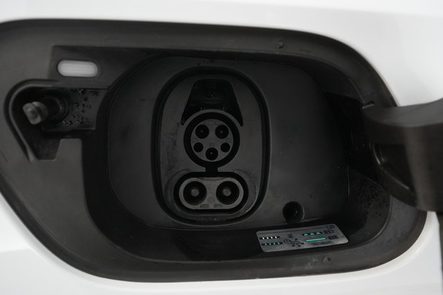 2021 Volkswagen ID.4 — photo 19 of 22