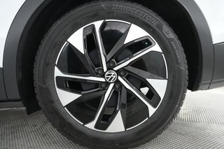 2021 Volkswagen ID.4 — photo 13 of 22