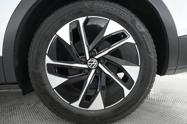 2021 Volkswagen ID.4 — photo 13 of 22